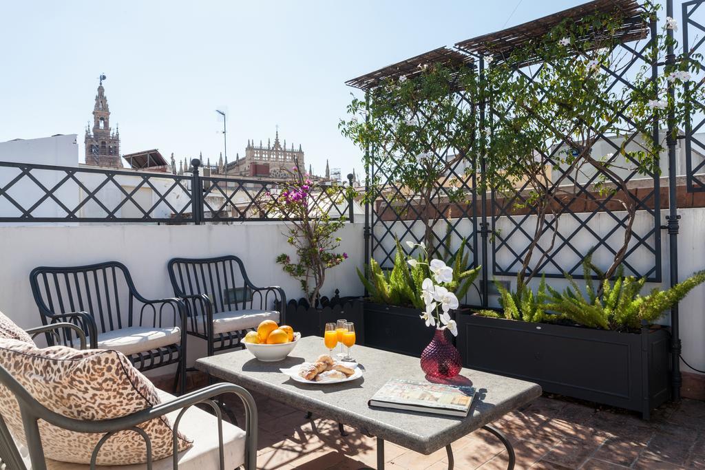 City Rooftop Paradise - Space Maison Apartments Seville Room photo